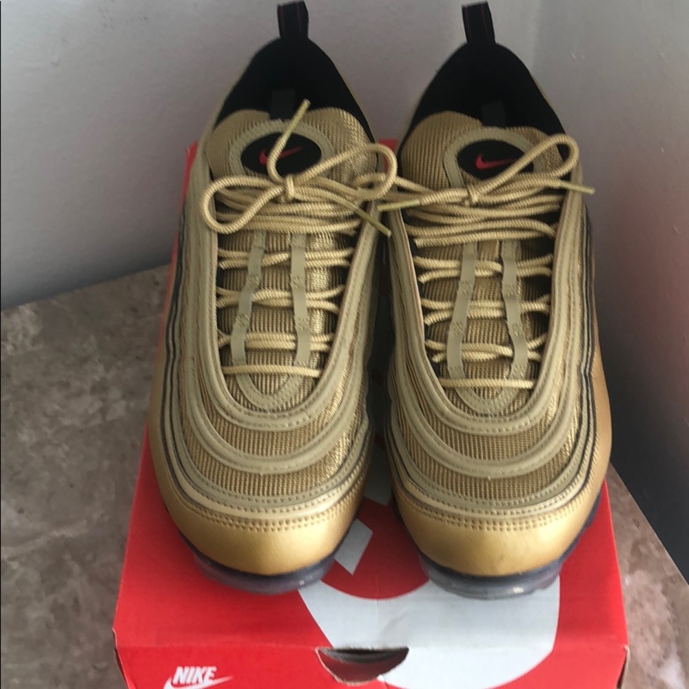 Air Vapormax 97’ “ Metallic Gold “